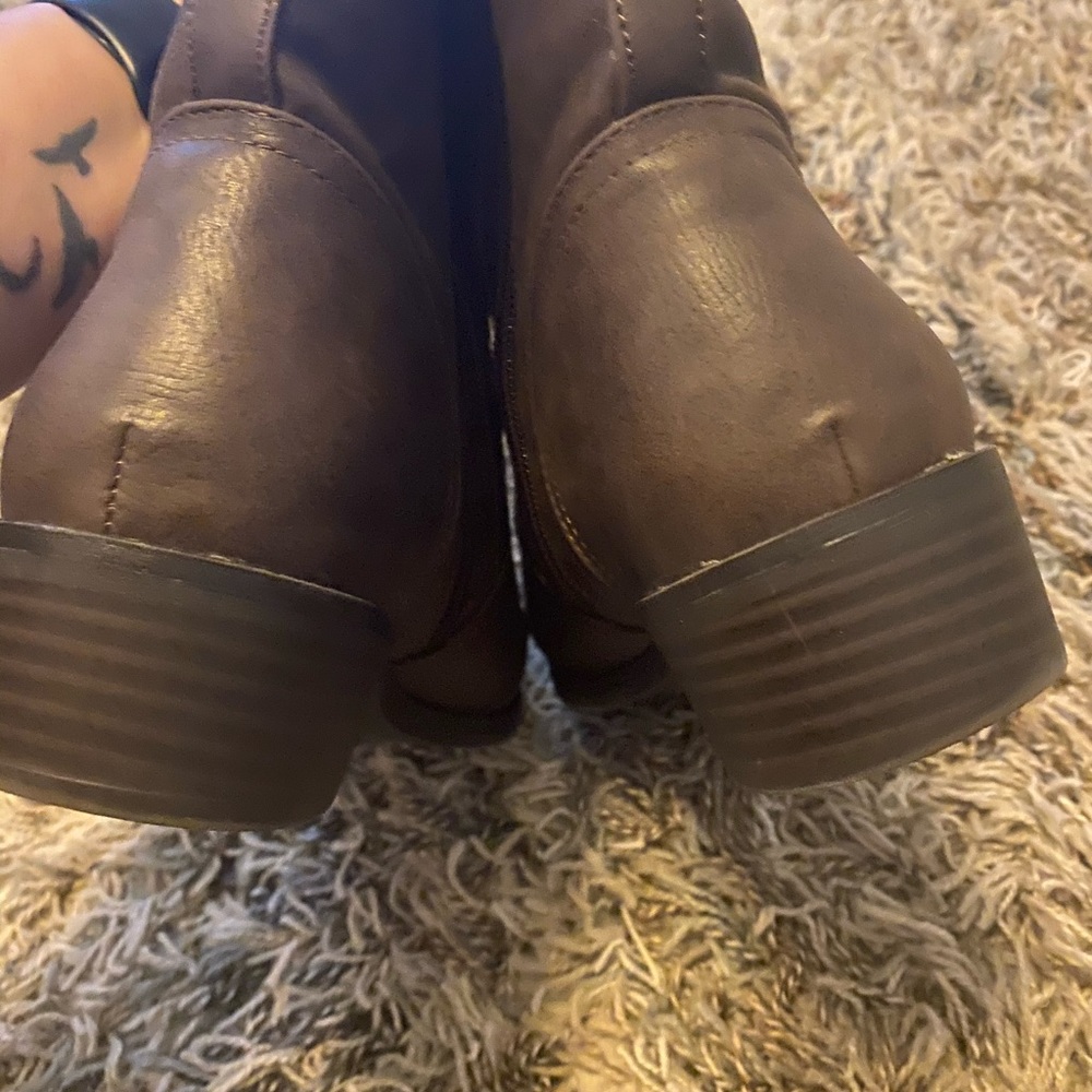 Boots - Picture 3 of 4